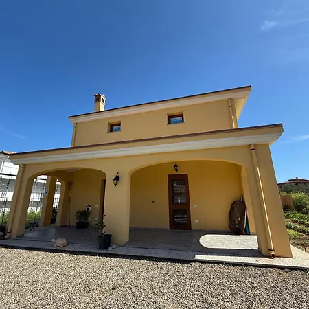 Casa Cruccas Bed & Breakfast *